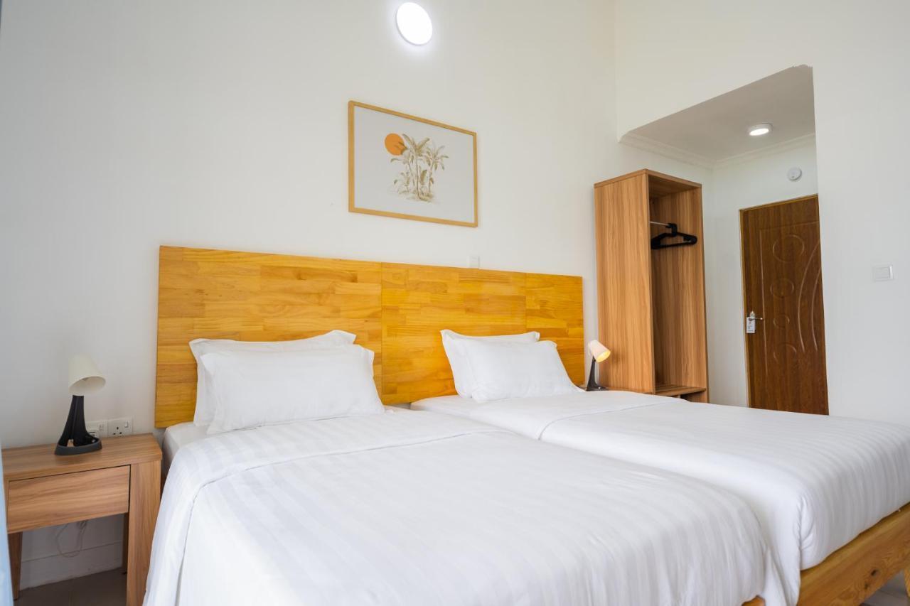 True South Hotel Addu Atol Buitenkant foto