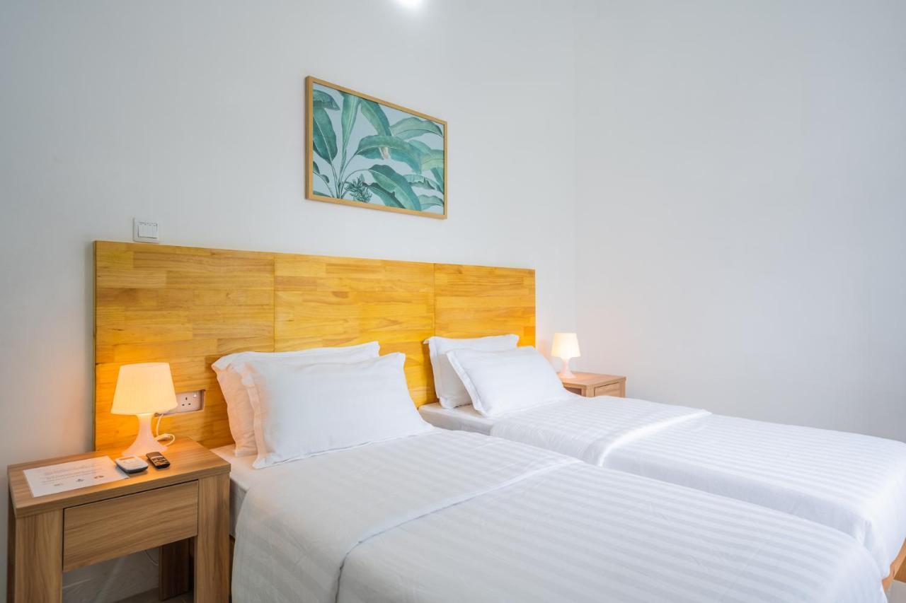 True South Hotel Addu Atol Buitenkant foto