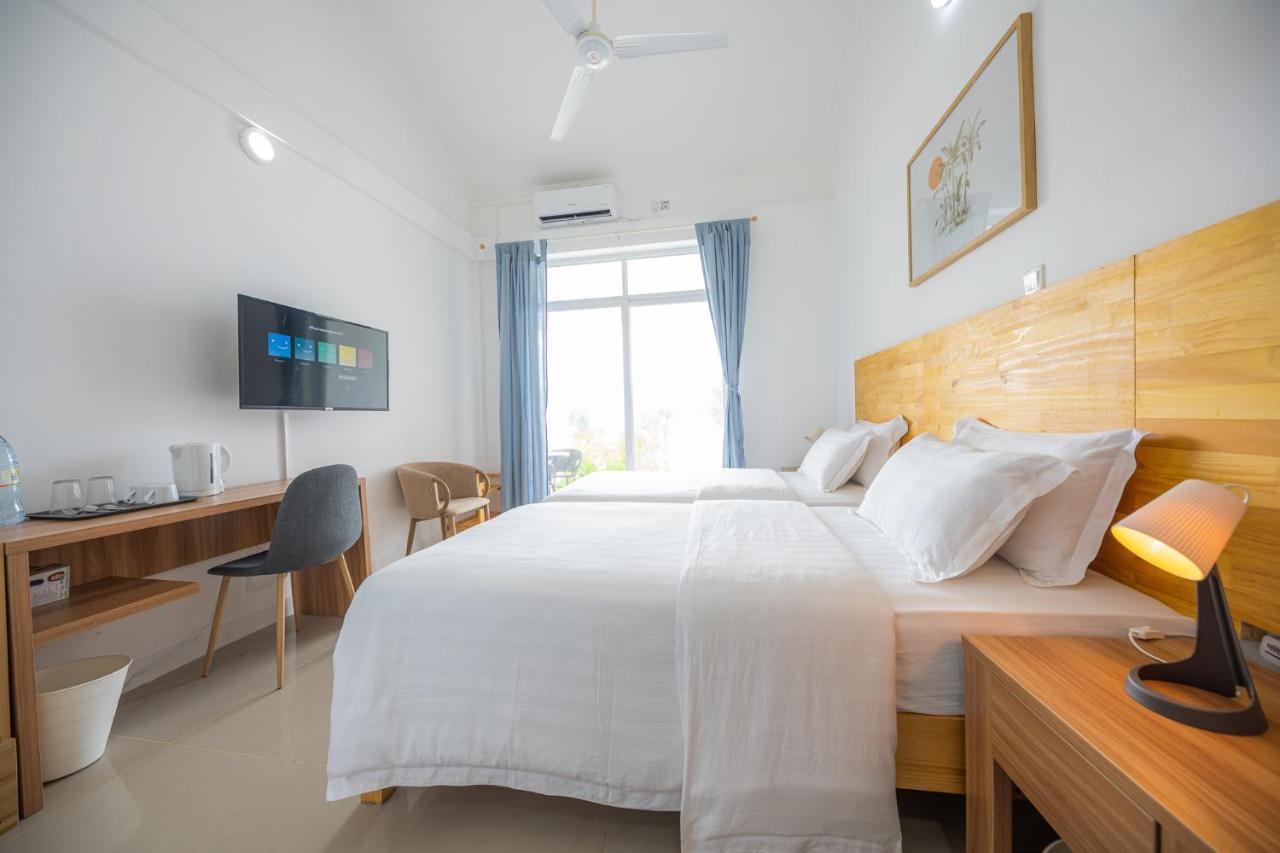 True South Hotel Addu Atol Buitenkant foto